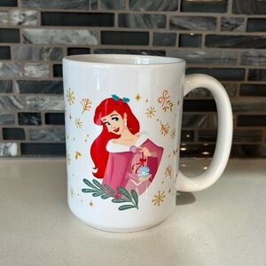 Brand New 15pz Holiday Ariel Coffee Mug